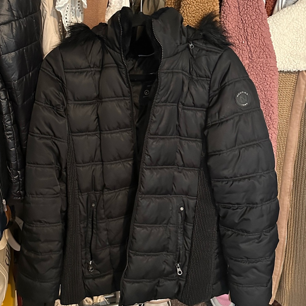 Nautica Black Puffer Jacket with High Collar and Quilted Design